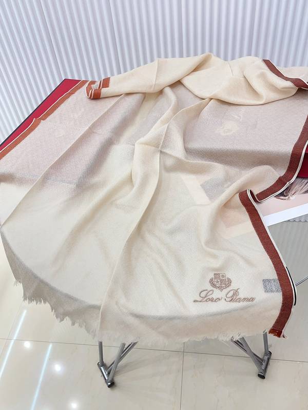 Loro Piana Scarf LPC00042 Loro Piana Scarf LPC00042